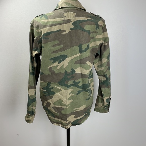 NWT Forever 21 Camo Jacket SZ S Lightweight Full Metal Button Down - Picture 7 of 11